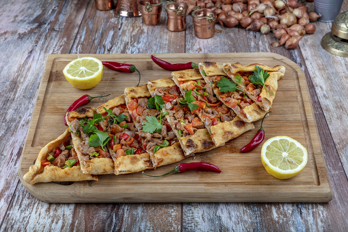Kuşbaşılı Pide Kuşbaşılı Pide